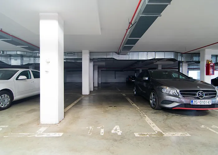 Flexible Selfcheckins 90 - Zagreb - Garage - Loggia