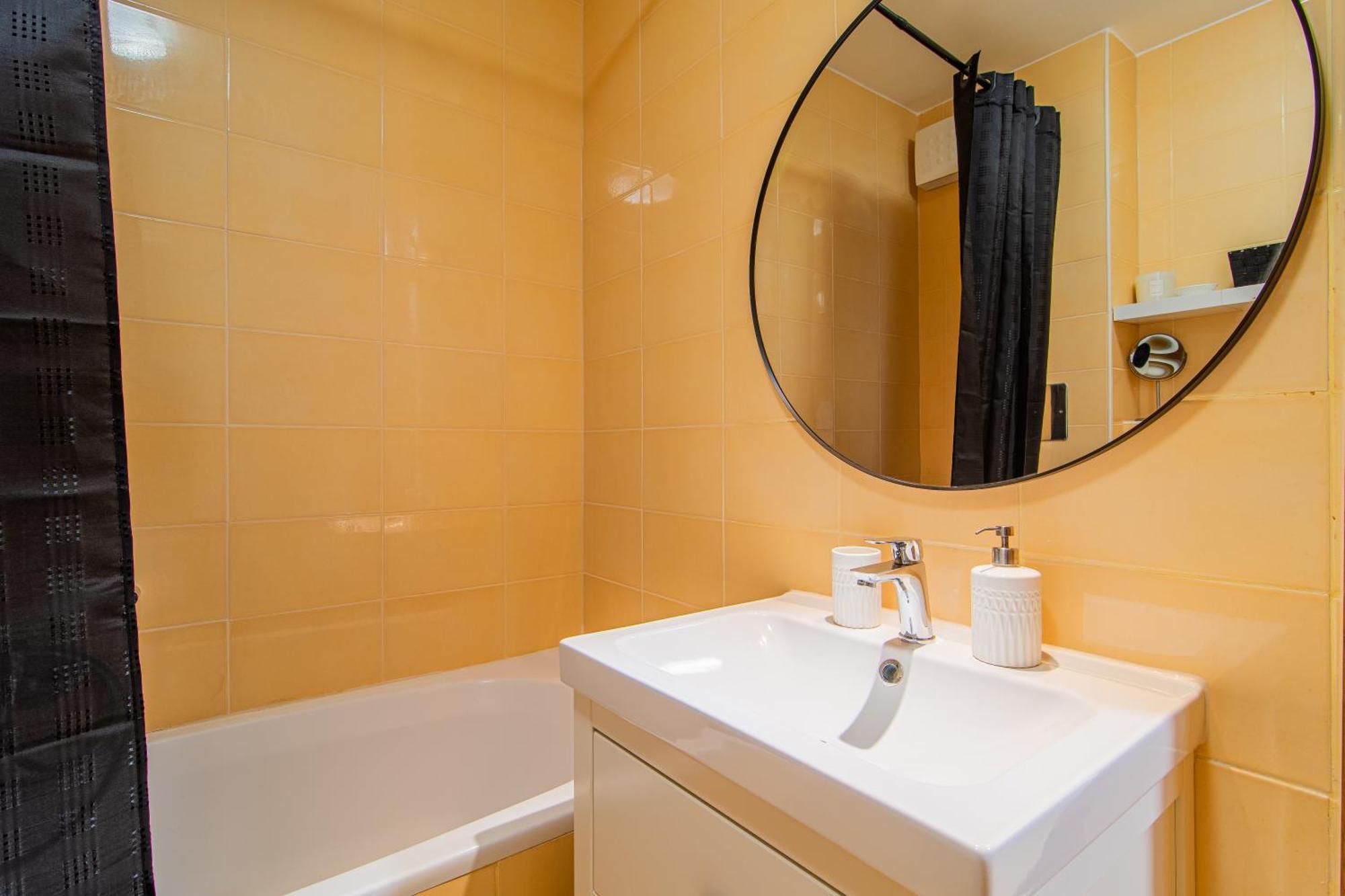 Apartment Flexible Selfcheckins 90 - - Garage - Loggia *