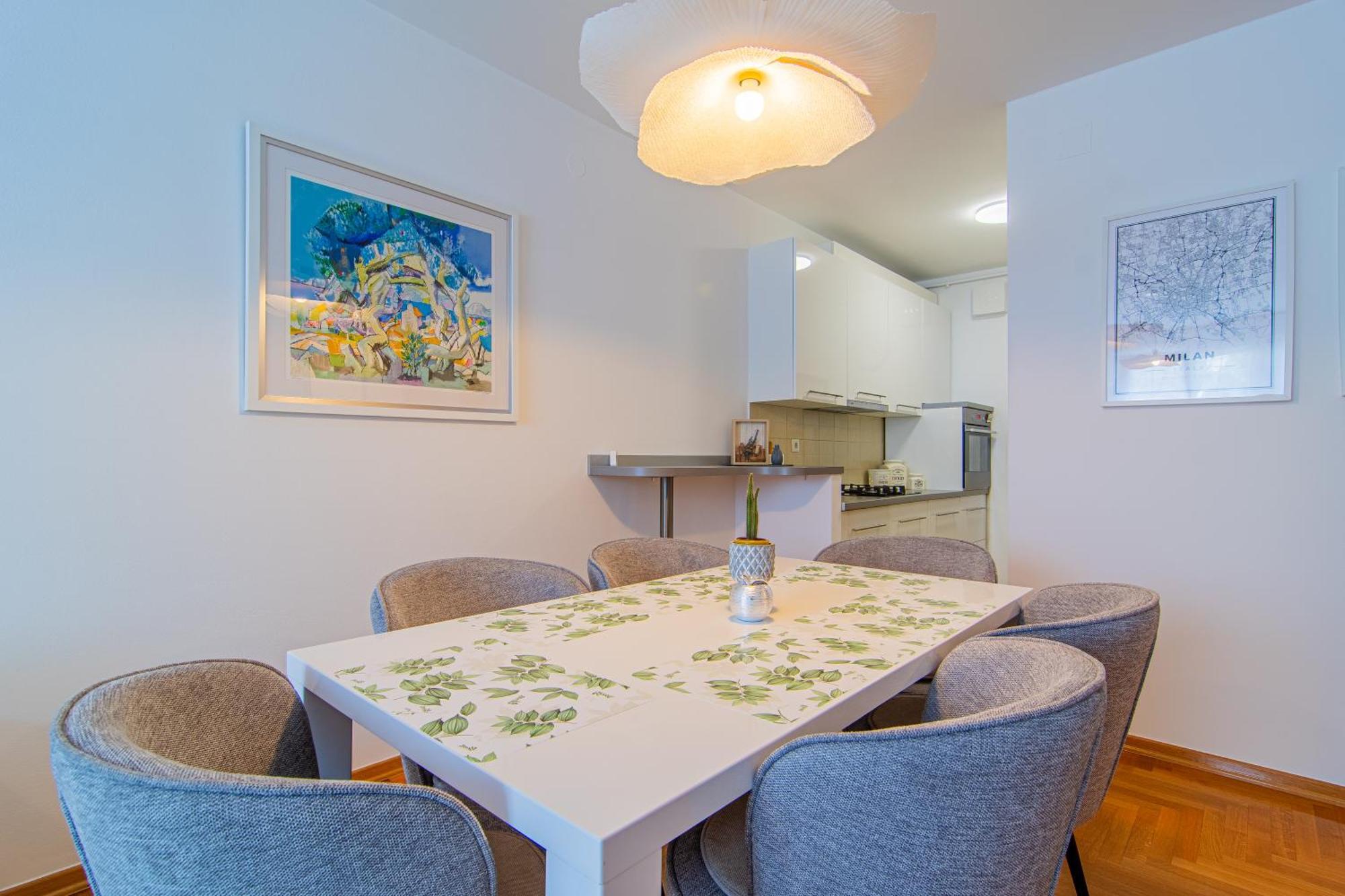 Apartment Flexible Selfcheckins 90 - - Garage - Loggia *